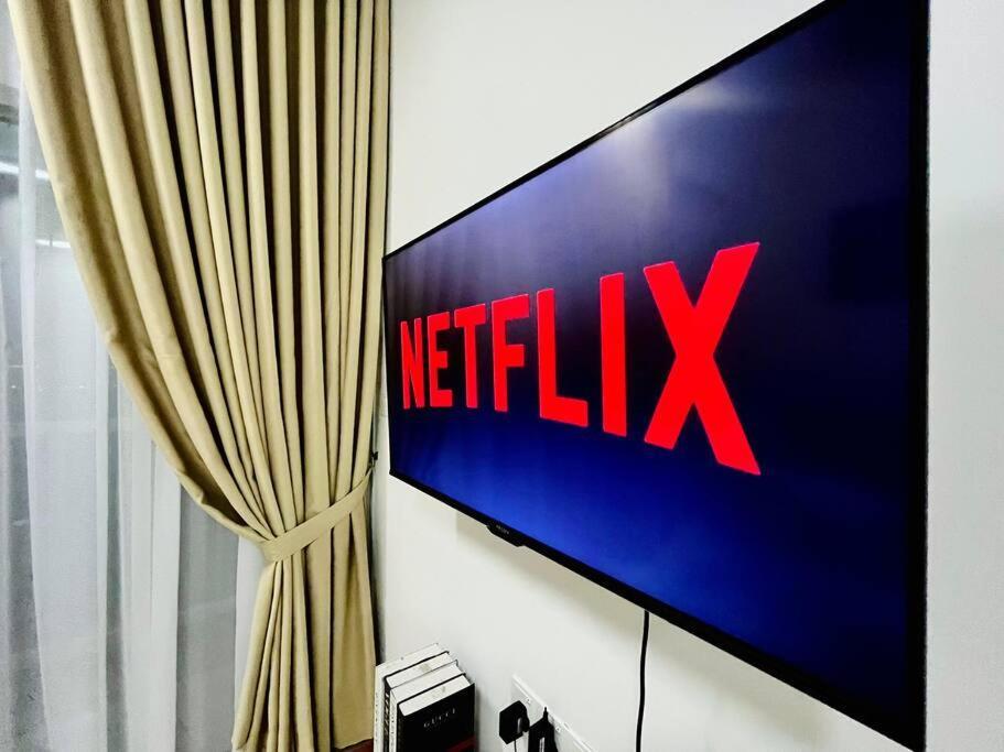 Alanis With Netflix @ Klia Apartment Sepang